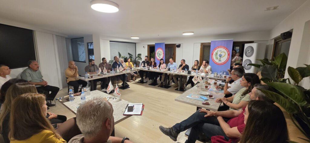 Halkın Partisi, Kıbrıs Türk Eczacılar Birliği ile bir araya geldi Halkın Partisi, Kıbrıs Türk Eczacılar Birliği ile bir araya geldi