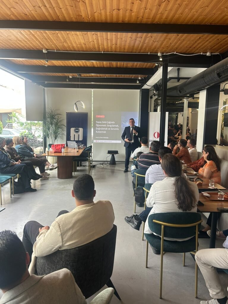 Bilim Kafe’de yapay zeka konuşuldu Bilim Kafe'de yapay zeka konuşuldu