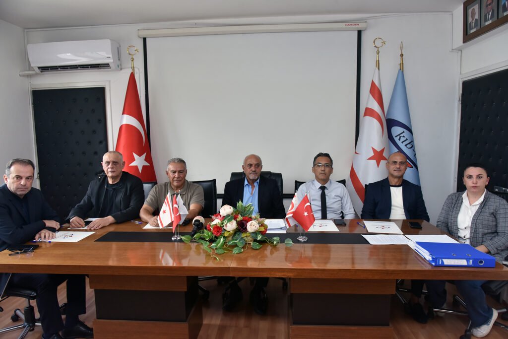 Uzun, Kıb-Tek’deki hurdalarla ilgili iddiaları yanıtladı: “Açık artırma şeffaf şekilde yapıldı” Uzun, Kıb-Tek'deki hurdalarla ilgili iddiaları yanıtladı: "Açık artırma şeffaf şekilde yapıldı"