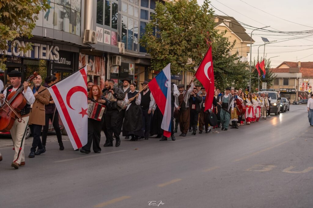 İskele Belediyesi Müzik Grubu Kosova'da festivale katıldı