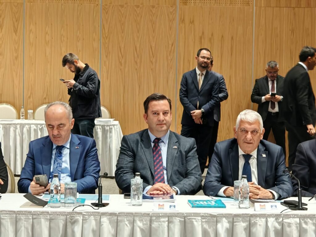 Özçınar Türk Dünyası Belediyeler Birliği toplantısına katıldı Özçınar Türk Dünyası Belediyeler Birliği toplantısına katıldı