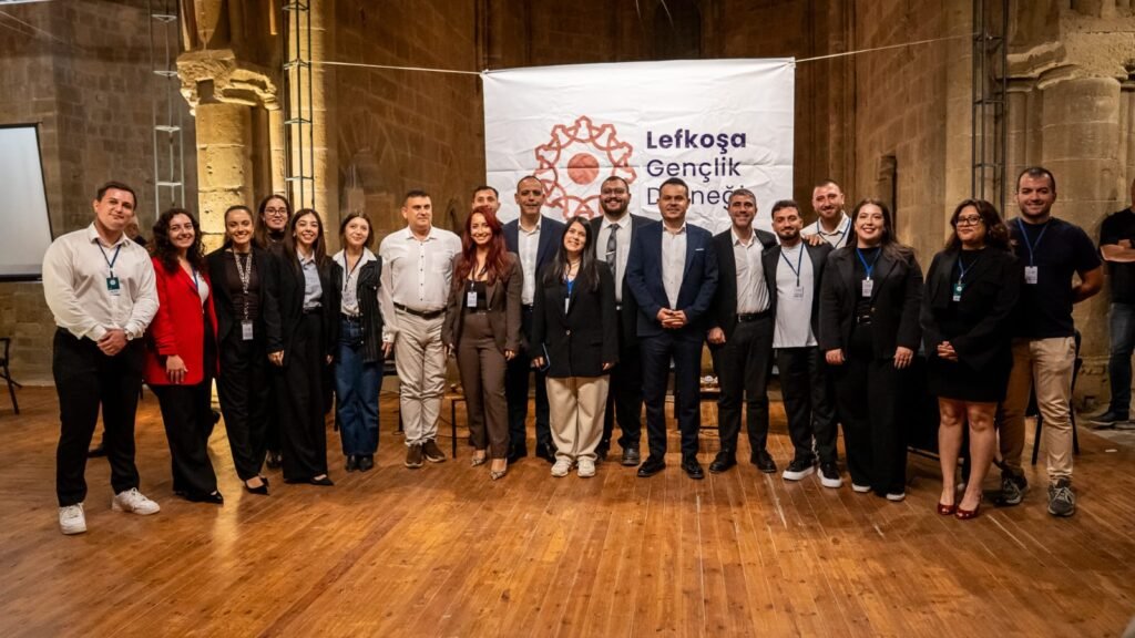 LTB başkanı adaylarıyla gençler bir araya geldi LTB başkanı adaylarıyla gençler bir araya geldi