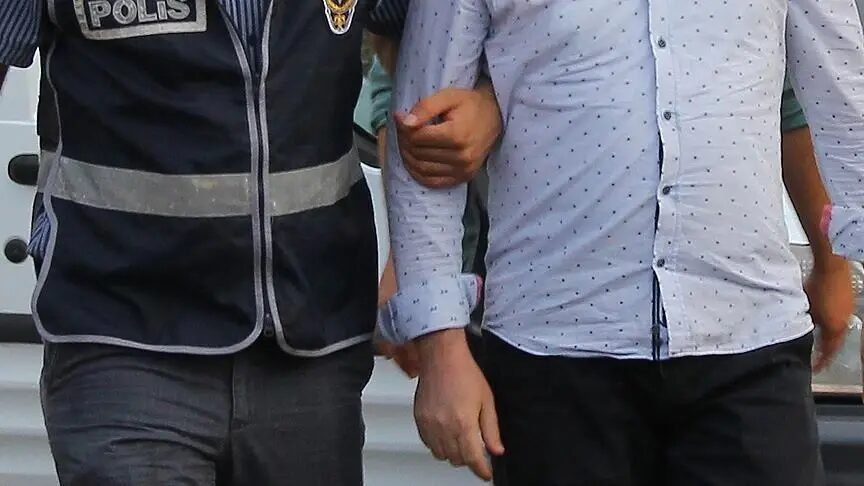 Maltepe’de kısmen çöken 7 katlı binanın mimarı ve şantiye şefi gözaltına alındı Maltepe'de kısmen çöken 7 katlı binanın mimarı ve şantiye şefi gözaltına alındı