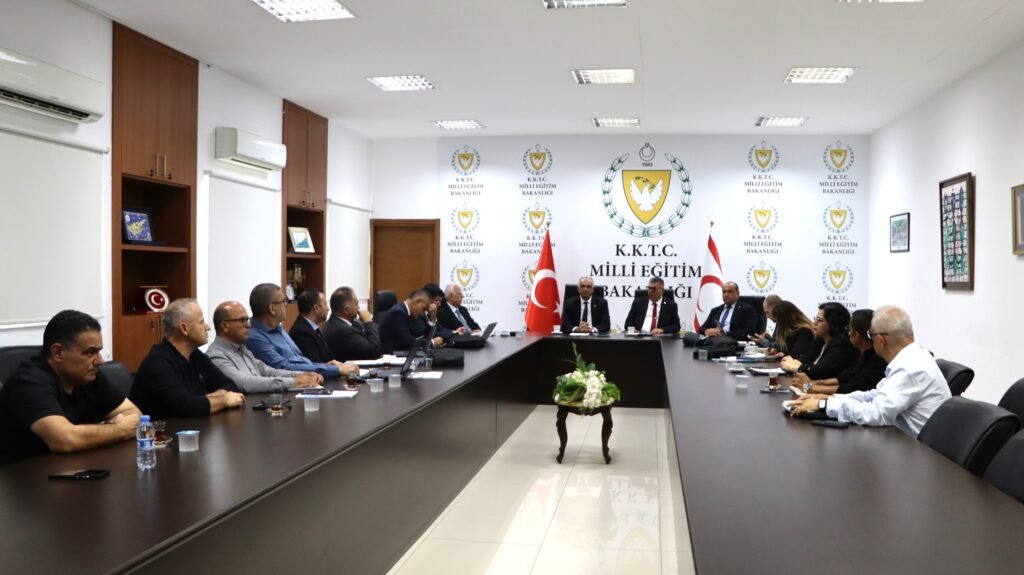 “DAÜ İstişare ve Eşgüdüm Komisyonu” toplantısı Milli Eğitim Bakanlığı’nda yapıldı "DAÜ İstişare ve Eşgüdüm Komisyonu" toplantısı Milli Eğitim Bakanlığı’nda yapıldı