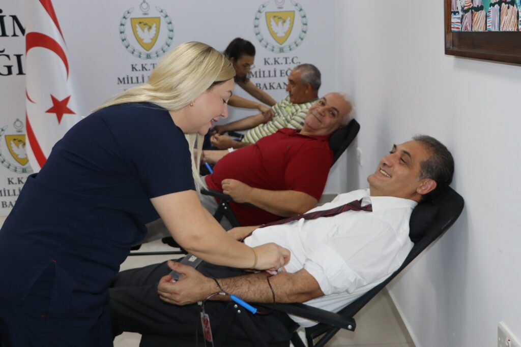Milli Eğitim Bakanlığı personeli kan bağışında bulundu