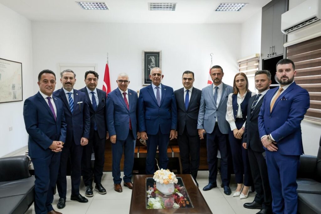 Bakan Çavuşoğlu, Türk Kızılay heyetini kabul etti Bakan Çavuşoğlu, Türk Kızılay heyetini kabul etti
