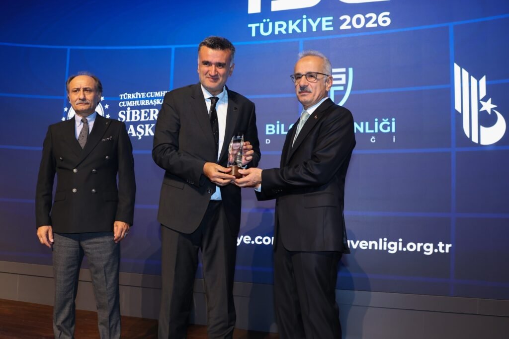 ODTÜ Kuzey Kıbrıs Kampüsü’ne Siber Güvenlik Üstün Hizmet Ödülü ODTÜ Kuzey Kıbrıs Kampüsü’ne Siber Güvenlik Üstün Hizmet Ödülü