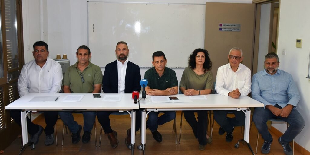 Kıbrıslı Türk ve Rum öğretmen sendikalarından 5 Ekim Dünya Öğretmenler Günü açıklaması…