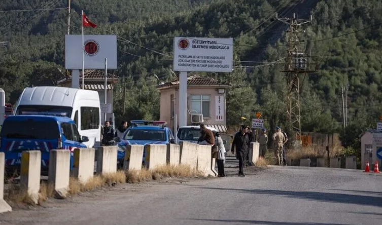 Soma’daki maden ocağında meydana gelen göçükte can kaybı 5’e yükseldi Soma'daki maden ocağında meydana gelen göçükte can kaybı 5’e yükseldi