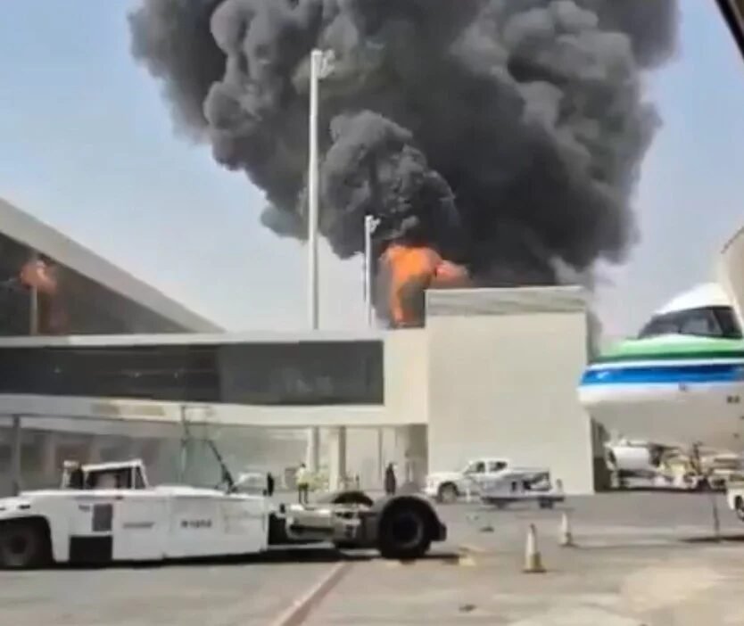 Suudi Arabistan’daki 5 havalimanına bir haftada düzenlenen 10 saldırıda 19 kişi öldü Suudi Arabistan'daki 5 havalimanına bir haftada düzenlenen 10 saldırıda 19 kişi öldü