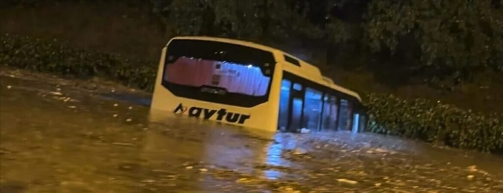 İstanbul'da 115 yıllık kayıtlardaki en yüksek üçüncü günlük yağış ölçüldü