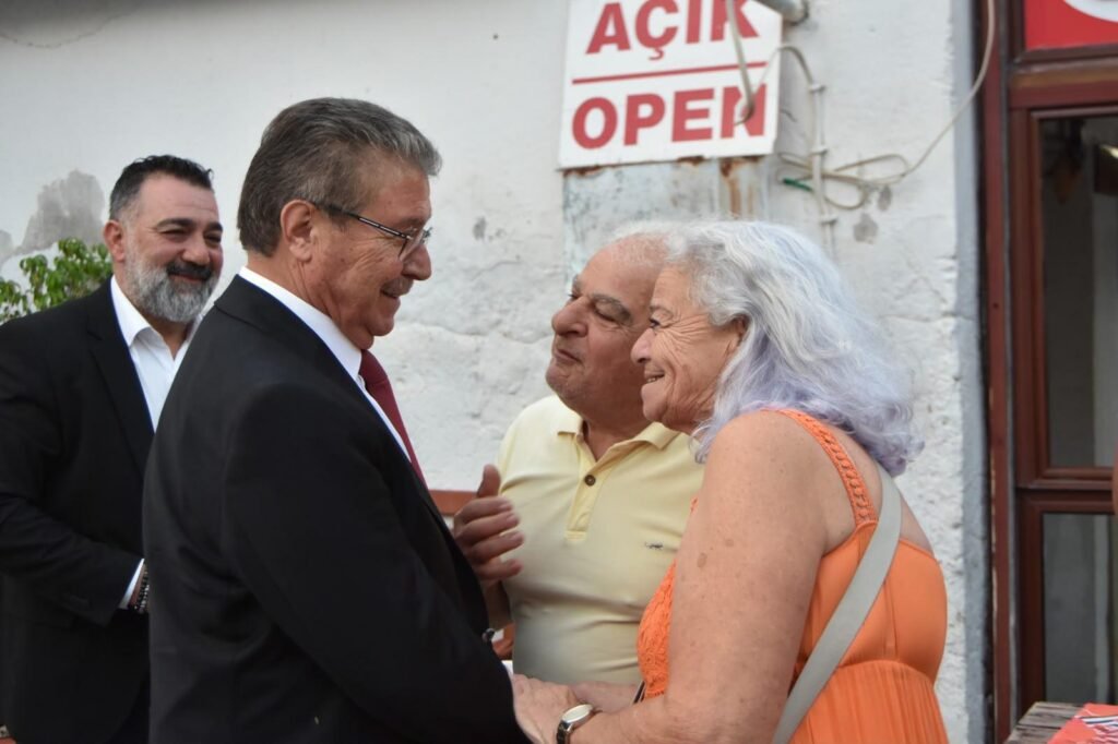 Üstel: “Ülkemizdeki projelerin sahibi UBP hükümetleridir” Üstel: “Ülkemizdeki projelerin sahibi UBP hükümetleridir”