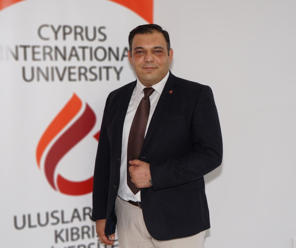 UKÜ Rektör Yardımcısı Tulgar, siber güvenliğe dikkat çekti: “Siber saldırılar, çeşitlenerek daha geniş bir kesimi etkiliyor” UKÜ Rektör Yardımcısı Tulgar, siber güvenliğe dikkat çekti: "Siber saldırılar, çeşitlenerek daha geniş bir kesimi etkili