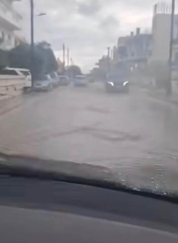 Aşırı yağışlı hava Güney Kıbrıs’ta etkili oluyor