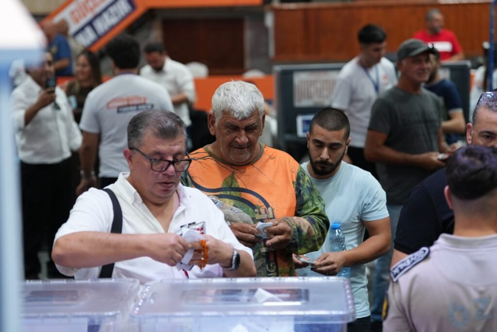 UBP’nin milletvekili aday belirleme ve sıralama seçiminde oy verme işlemi devam ediyor